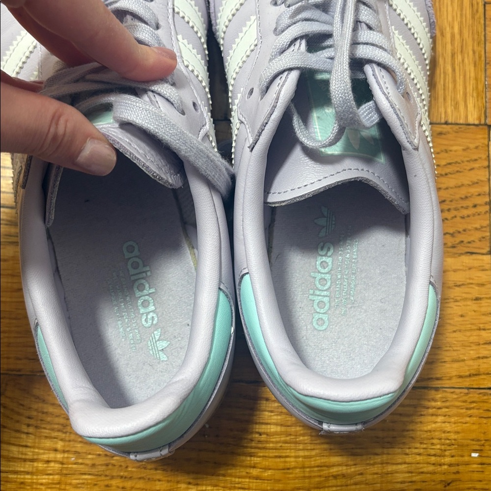 LIKE NEW Adidas SAMBA OG SHOES KIDS - Silver Dawn/Crystal White/Semi Flash Aqua - Picture 7 of 8